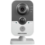 IP-камера видеонаблюдения Hikvision DS-2CD2422FWD-IW цветная, Белая